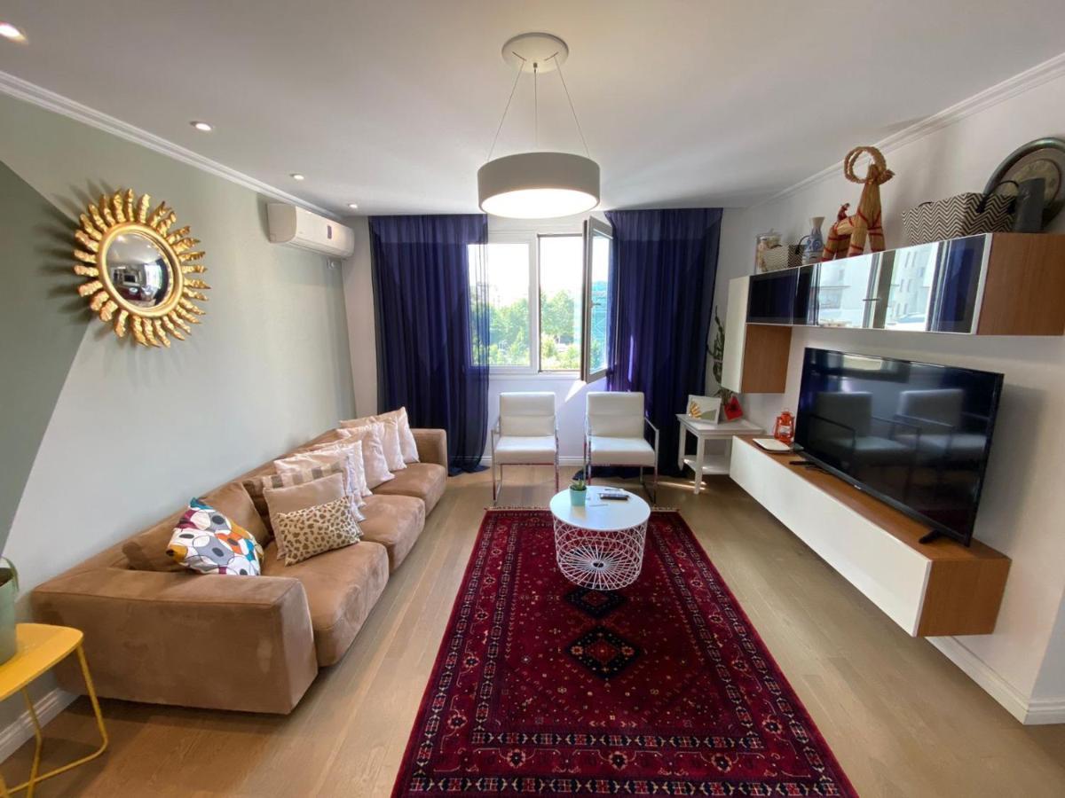 Cozy & Stylish Apartment ティラナ エクステリア 写真