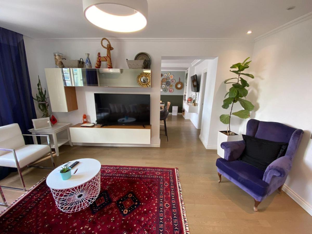 Cozy & Stylish Apartment ティラナ エクステリア 写真