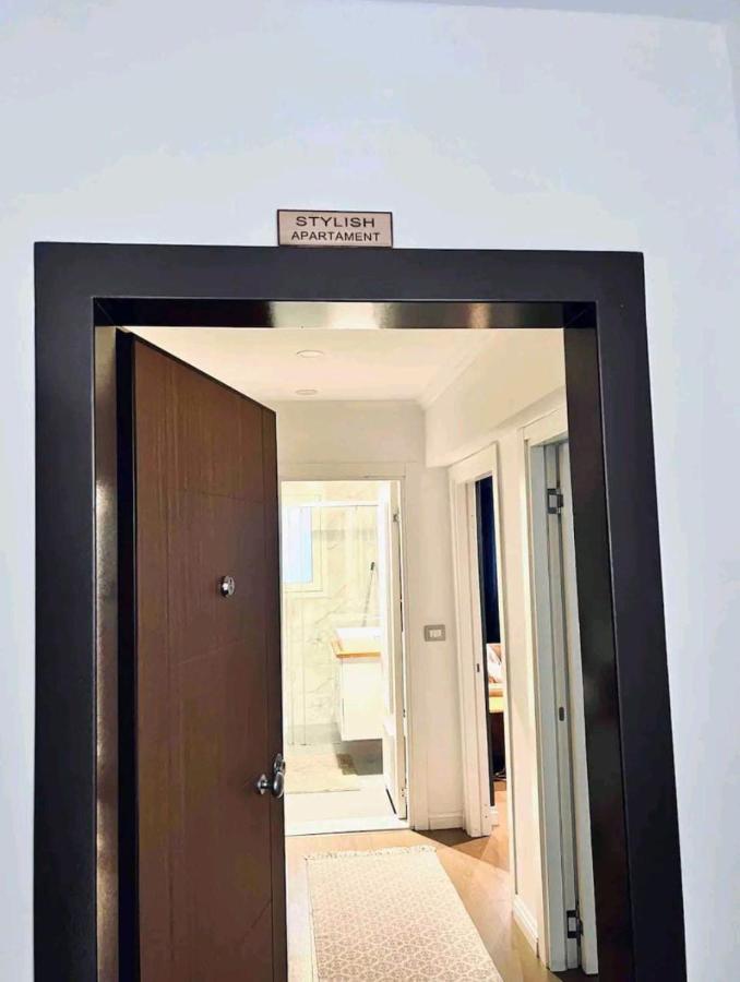 Cozy & Stylish Apartment ティラナ エクステリア 写真